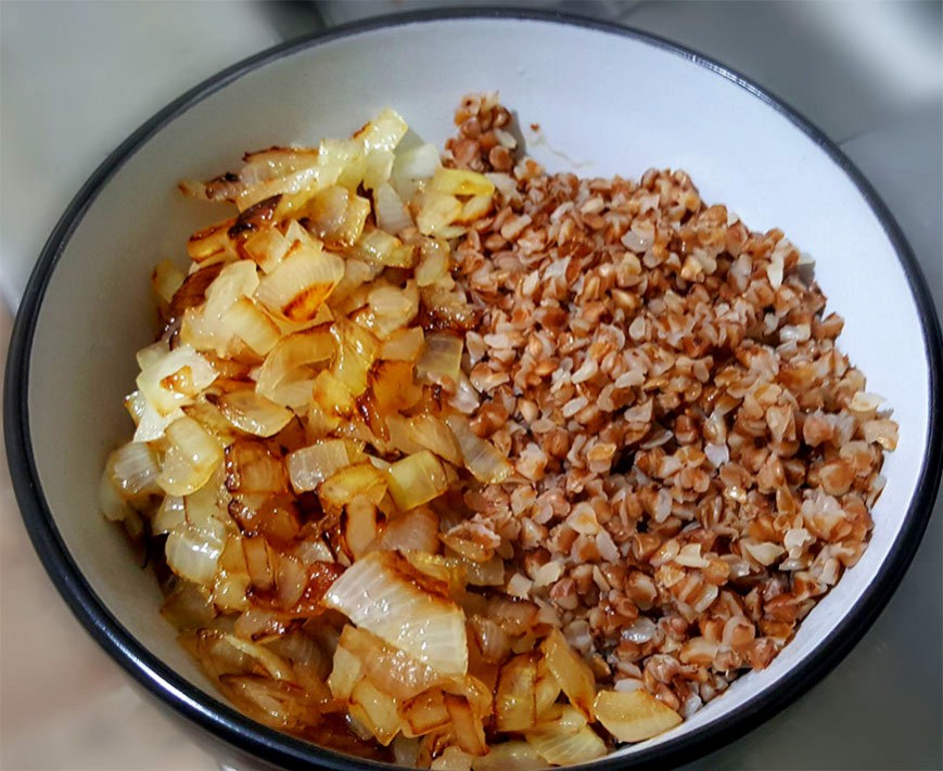 buckwheat with onions